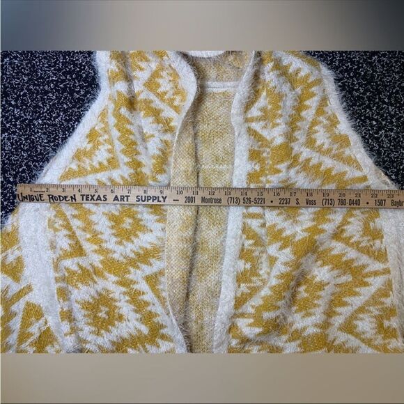 Yellow and white wrap sweater - Picture 8 of 11